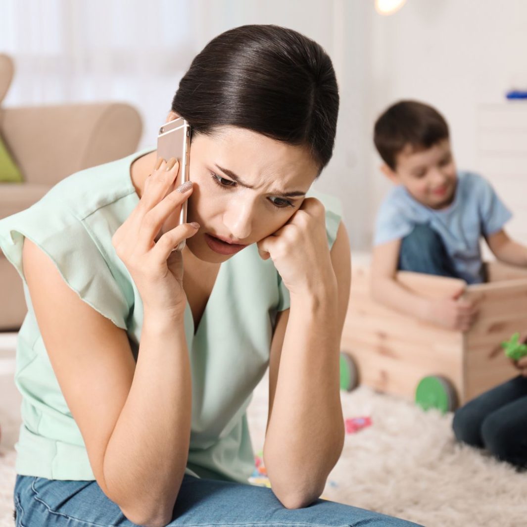 A Guide to Managing Excessive Cell Phone Use By Your Nanny